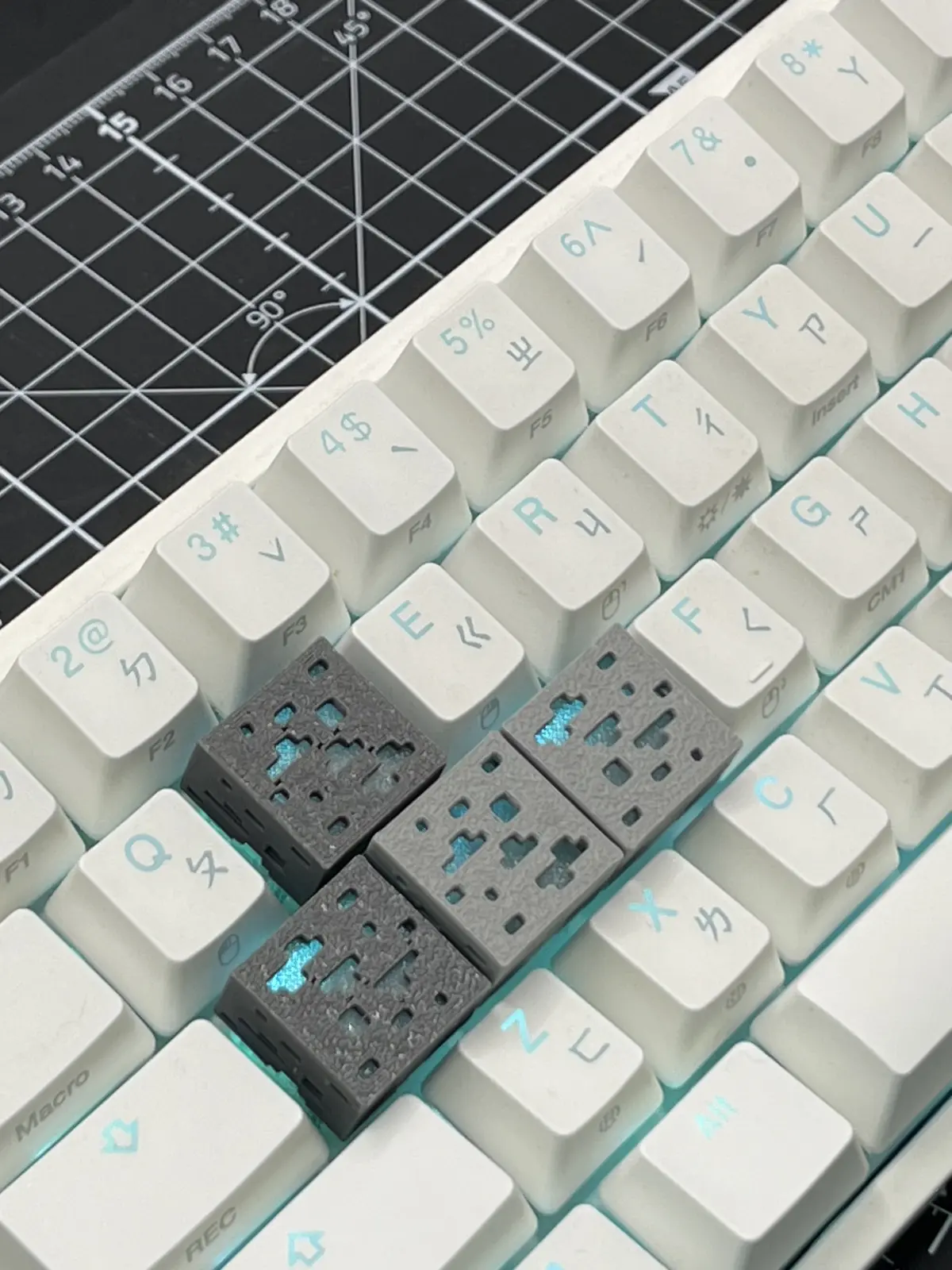 Minecraft 石鍵帽方塊稜角與色塊細節特寫